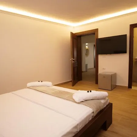 Fatos Qama Bed & Breakfast 3*