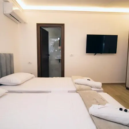 فندق مبيت وإفطار Fatos Qama 3*