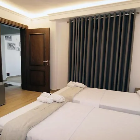 Fatos Qama Bed & Breakfast