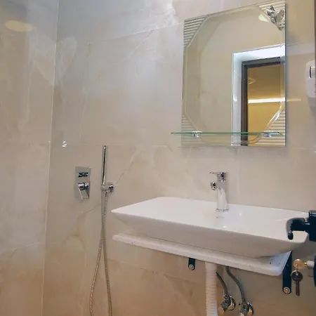 Bed & Breakfast Fatos Qama