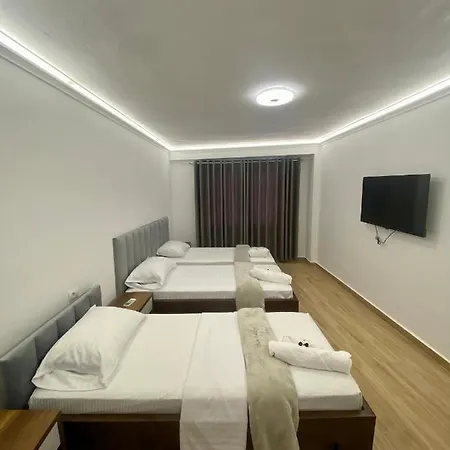 Fatos Qama Bed & Breakfast Berat