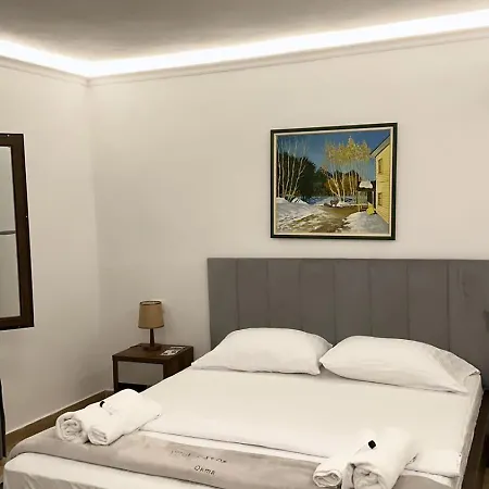 Fatos Qama فندق مبيت وإفطار