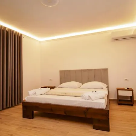 Fatos Qama Bed & Breakfast