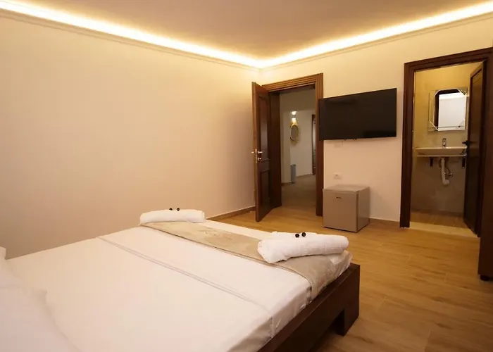 Fatos Qama Bed & Breakfast 3*