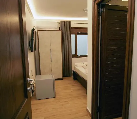 Fatos Qama Bed & Breakfast Berat