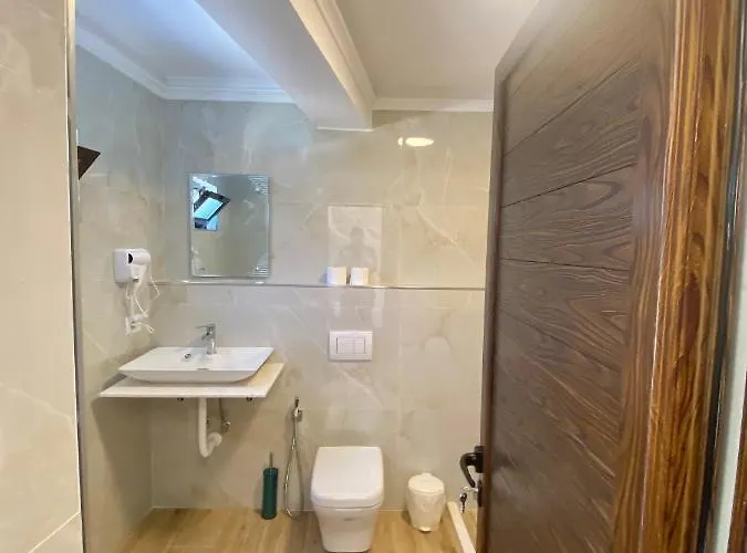 Fatos Qama Bed & Breakfast 3*